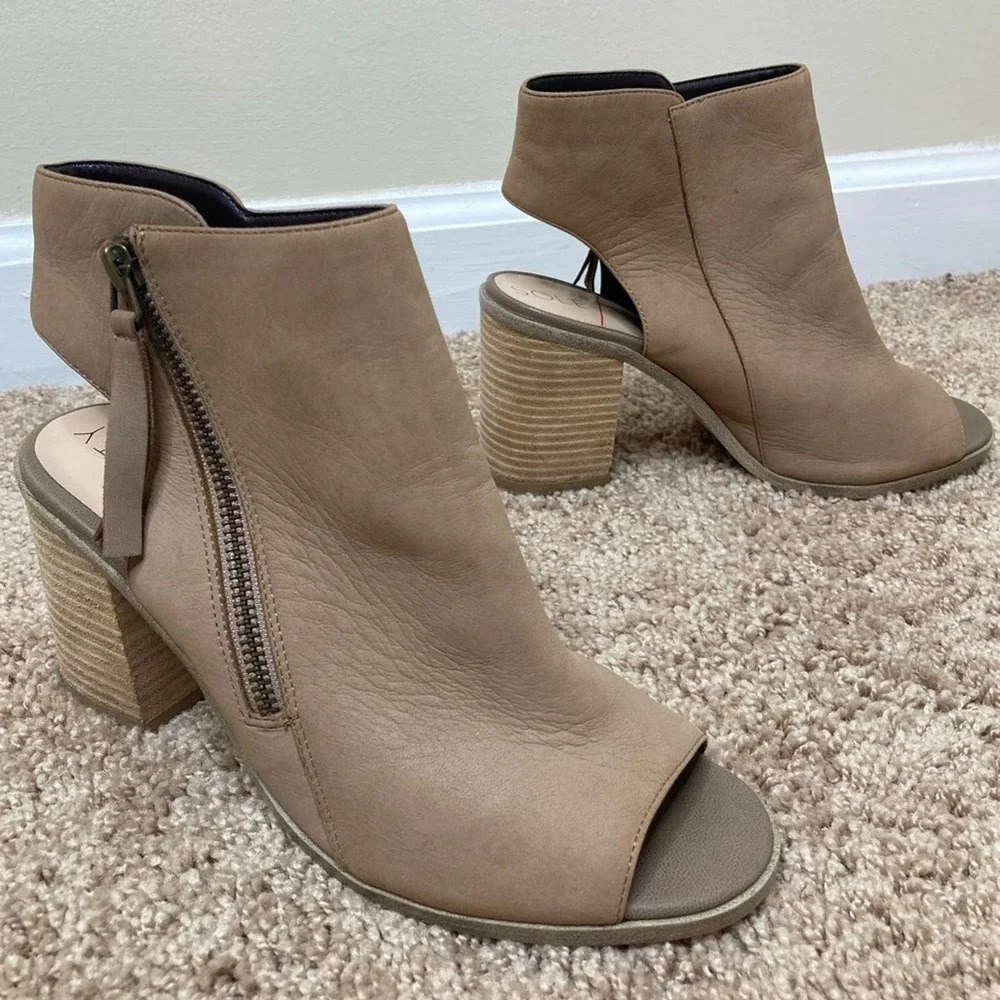 Sole Society Arizona night taupe block heel booties size 8
